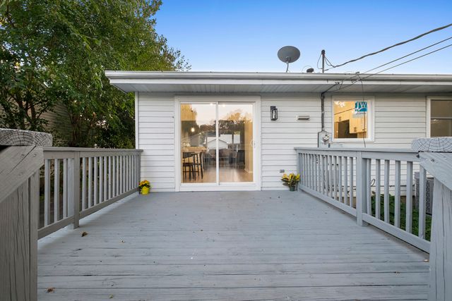 4304 Clearview Drive, Mchenry, IL 60050