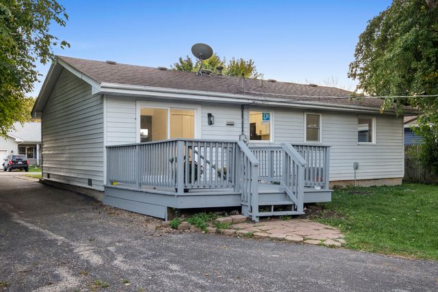 4304 Clearview Drive, Mchenry, IL 60050