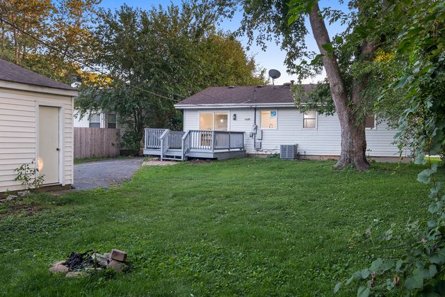 4304 Clearview Drive, Mchenry, IL 60050