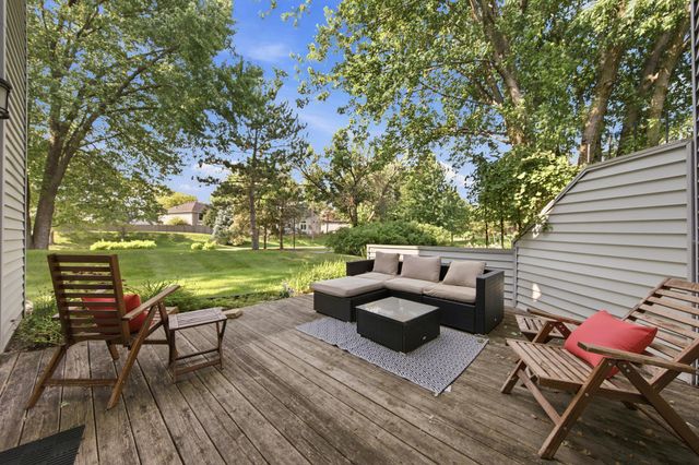 1805 Terraceview Lane N C, Plymouth, MN 55447