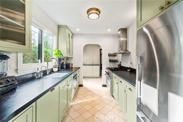 1159 S Sierra Bonita, Los Angeles, CA 90019