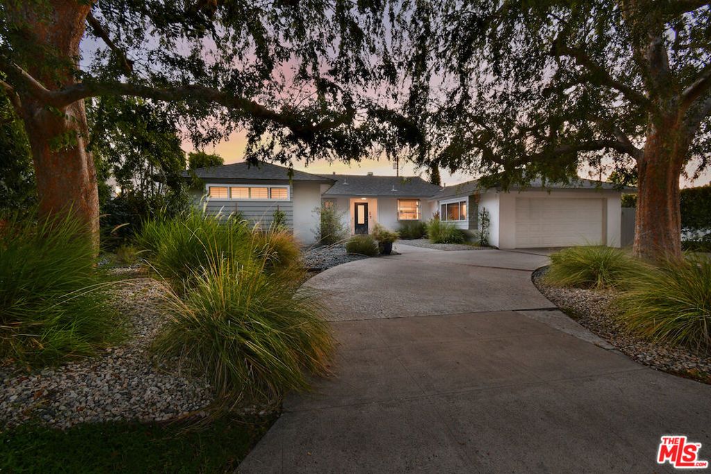 Image 1 of property listing at 5071 Gaynor Avenue, Encino, CA 91436