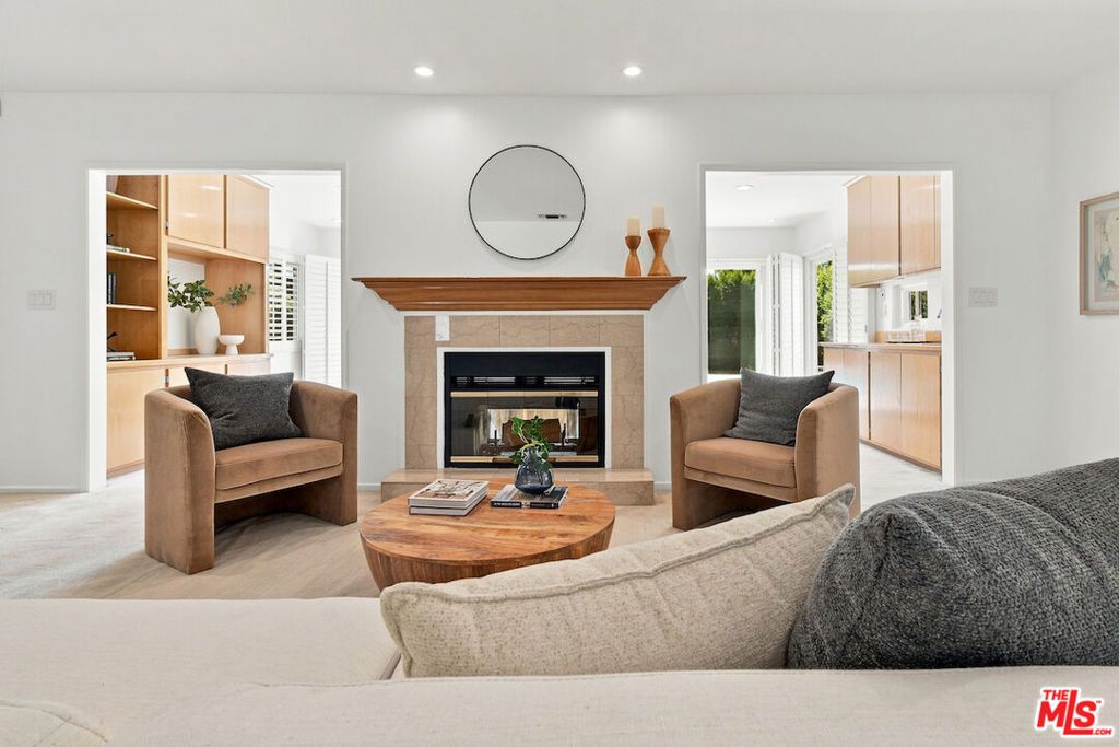 Image 14 of property listing at 5071 Gaynor Avenue, Encino, CA 91436