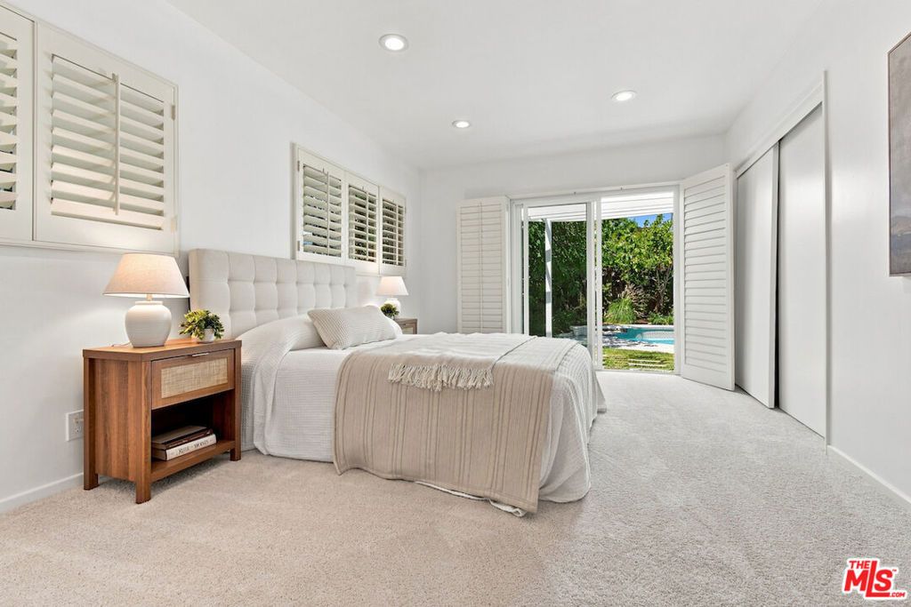 Image 44 of property listing at 5071 Gaynor Avenue, Encino, CA 91436
