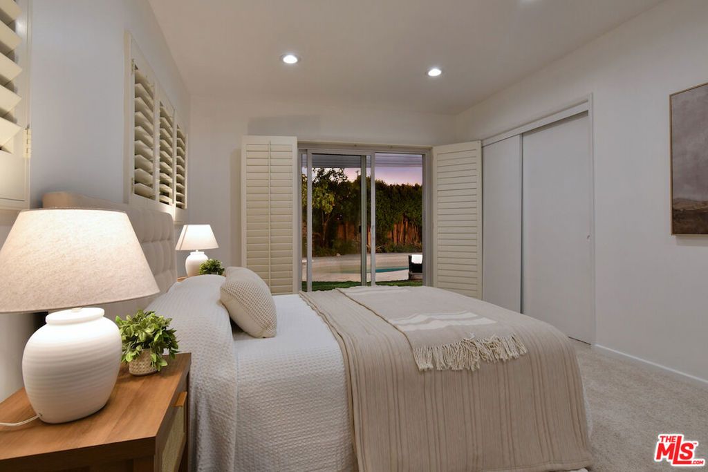 Image 47 of property listing at 5071 Gaynor Avenue, Encino, CA 91436