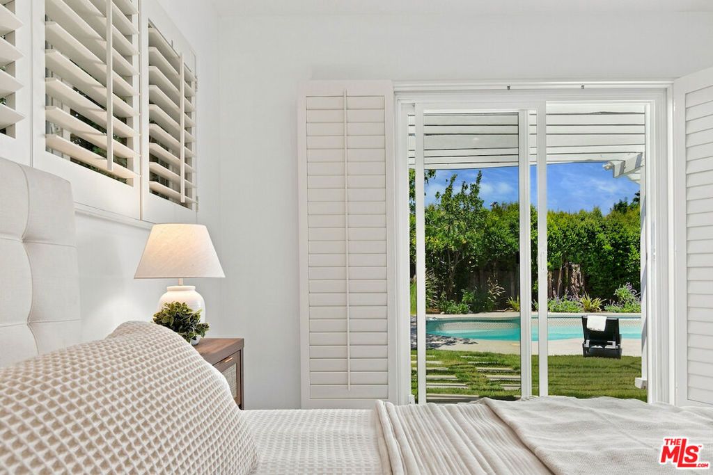 Image 48 of property listing at 5071 Gaynor Avenue, Encino, CA 91436