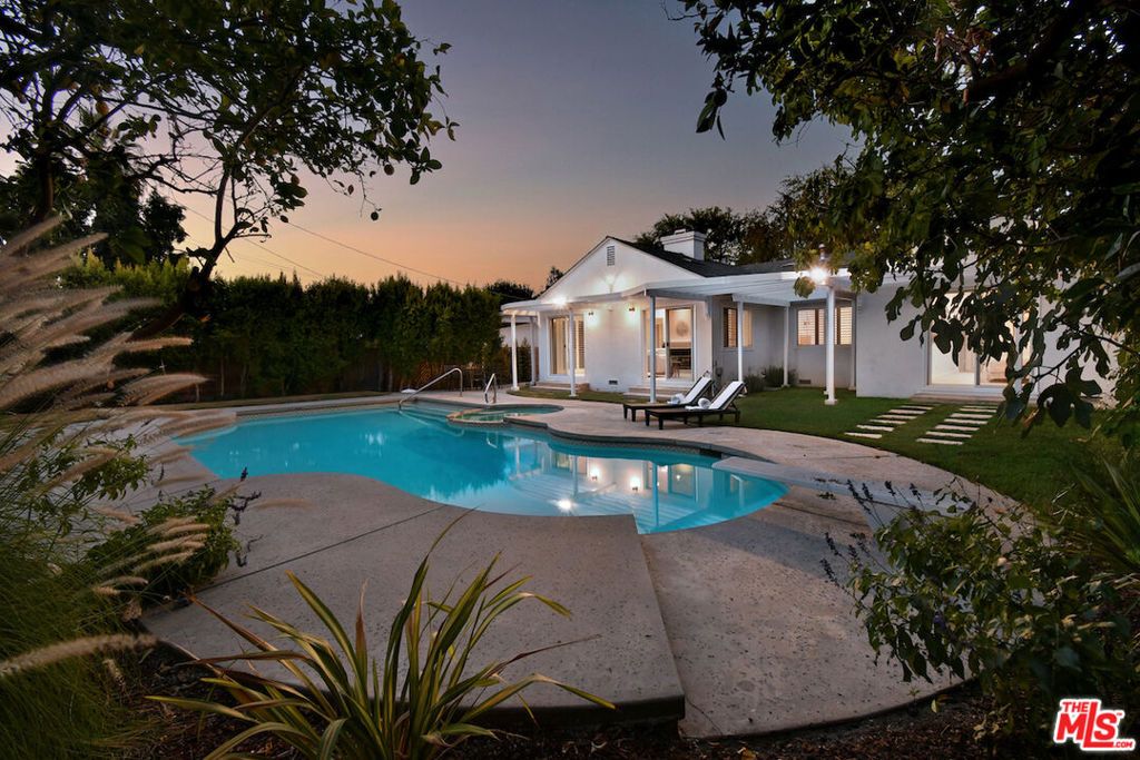 Image 60 of property listing at 5071 Gaynor Avenue, Encino, CA 91436