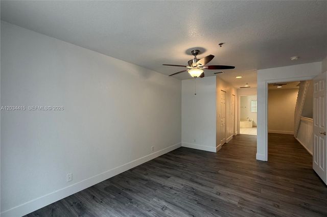 4649 SW 75th Way, Davie, FL 33314
