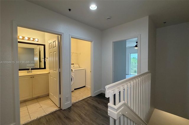 4649 SW 75th Way, Davie, FL 33314