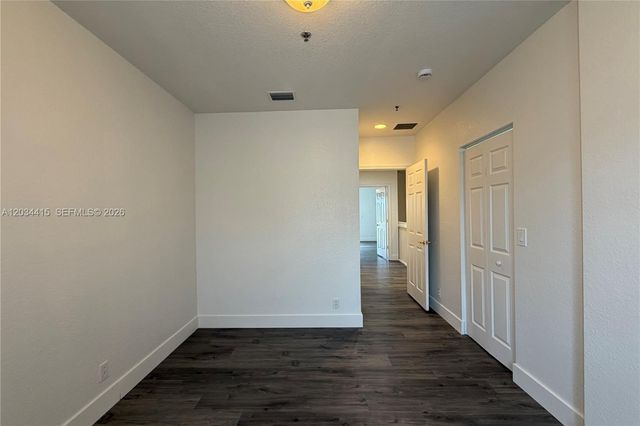4649 SW 75th Way, Davie, FL 33314