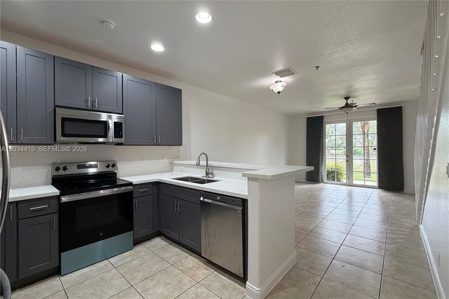 4649 SW 75th Way, Davie, FL 33314