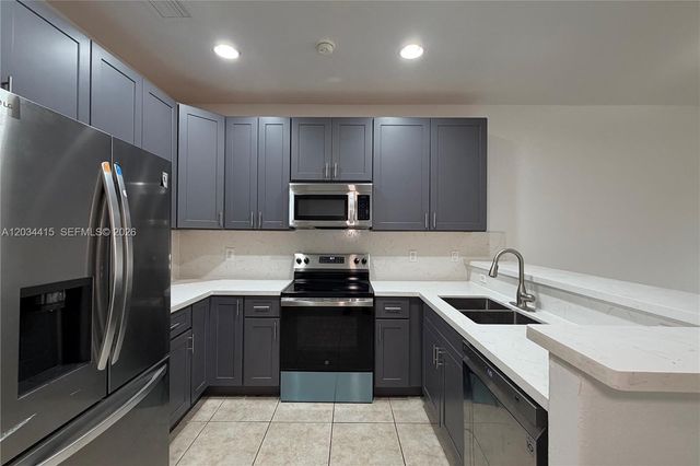 4649 SW 75th Way, Davie, FL 33314