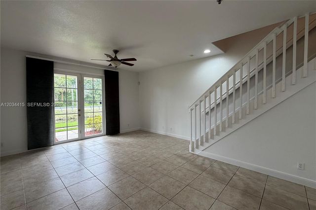 4649 SW 75th Way, Davie, FL 33314