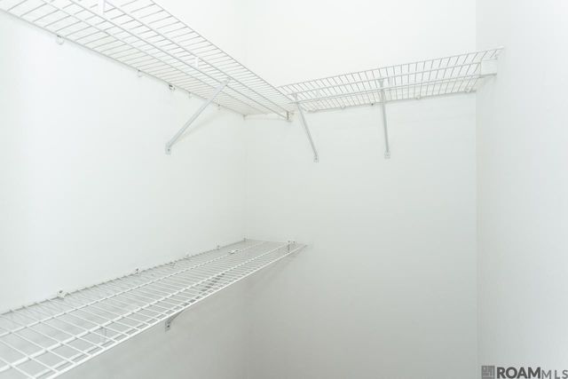 9591 Pecan Tree Dr, Baton Rouge, LA 70810