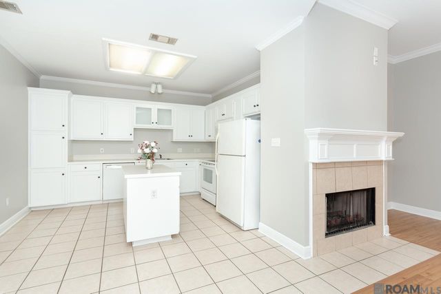 9591 Pecan Tree Dr, Baton Rouge, LA 70810