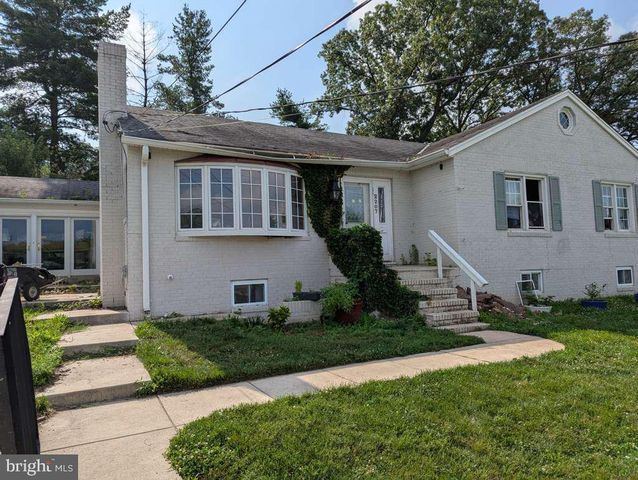 2207 HAMMONDS FERRY RD, Baltimore, MD 21227