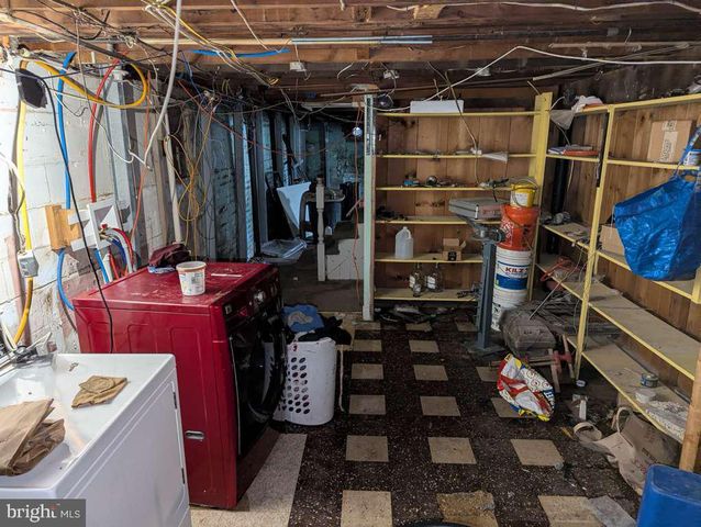 2207 HAMMONDS FERRY RD, Baltimore, MD 21227