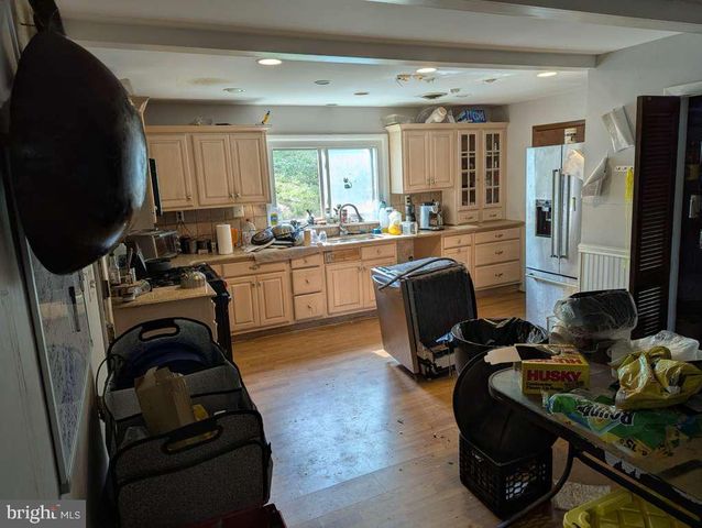 2207 HAMMONDS FERRY RD, Baltimore, MD 21227
