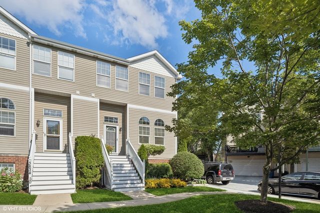 3834 N Milwaukee Court 11, Chicago, IL 60641