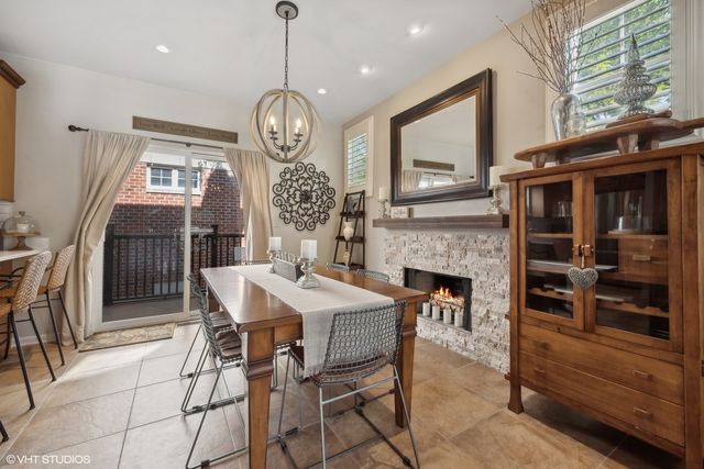 3834 N Milwaukee Court 11, Chicago, IL 60641