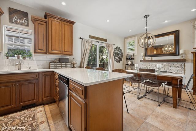 3834 N Milwaukee Court 11, Chicago, IL 60641