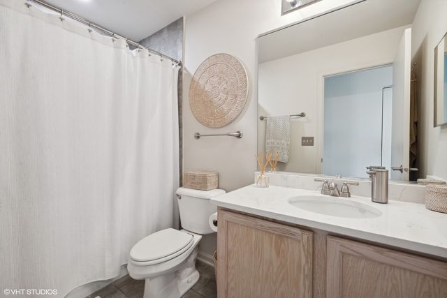 3834 N Milwaukee Court 11, Chicago, IL 60641