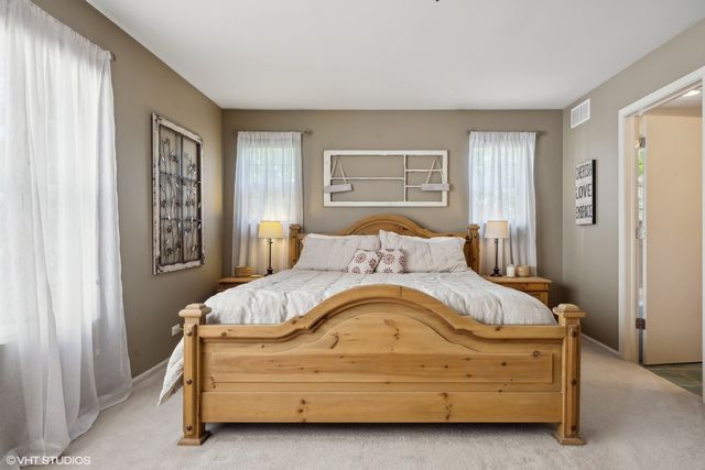 3834 N Milwaukee Court 11, Chicago, IL 60641