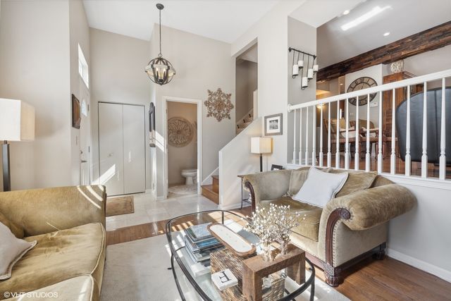 3834 N Milwaukee Court 11, Chicago, IL 60641