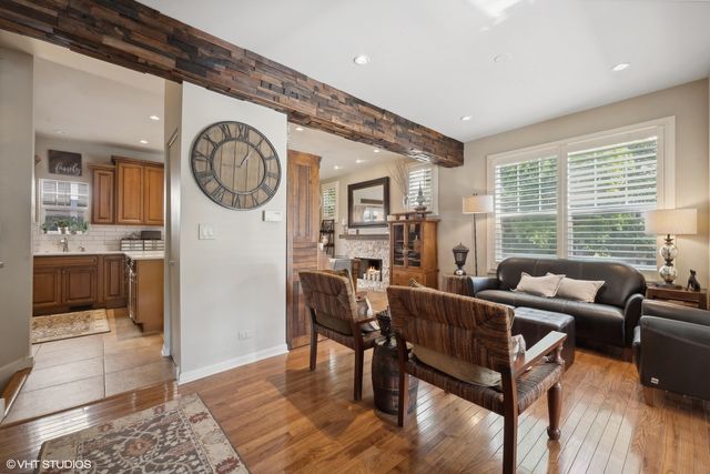 3834 N Milwaukee Court 11, Chicago, IL 60641