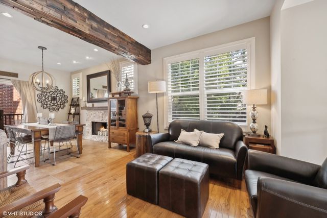 3834 N Milwaukee Court 11, Chicago, IL 60641