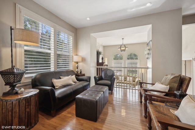 3834 N Milwaukee Court 11, Chicago, IL 60641