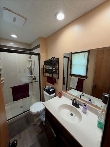 2113 N York Road, Independence, MO 64058