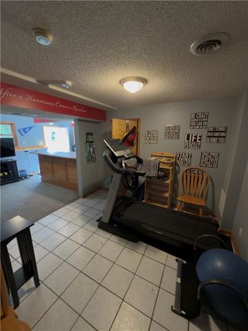 2113 N York Road, Independence, MO 64058