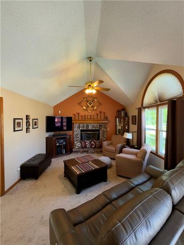 2113 N York Road, Independence, MO 64058