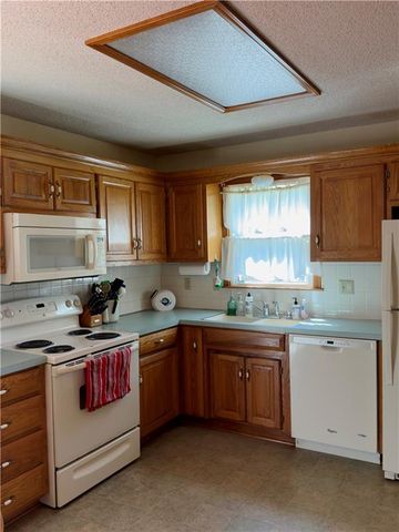 2113 N York Road, Independence, MO 64058