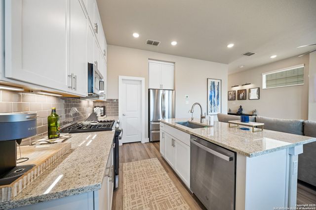 8851 Oakland Rd Unit 18, San Antonio, TX 78240