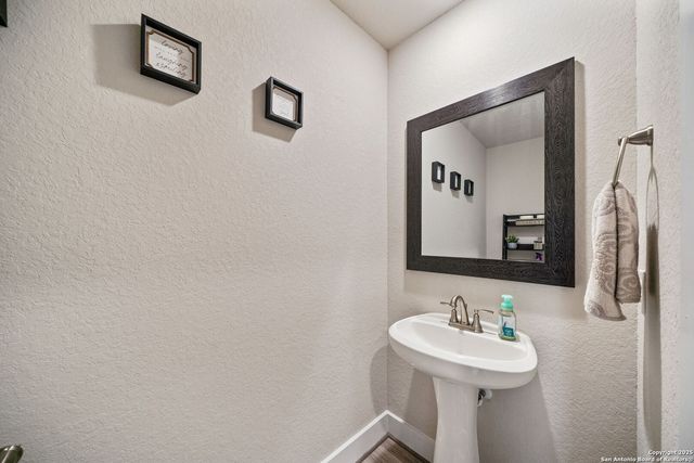 8851 Oakland Rd Unit 18, San Antonio, TX 78240