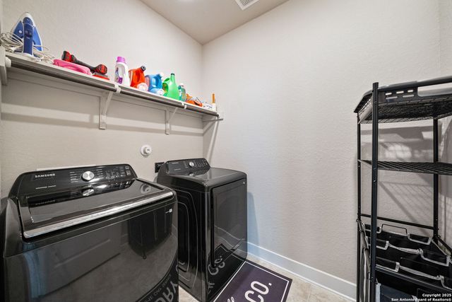 8851 Oakland Rd Unit 18, San Antonio, TX 78240