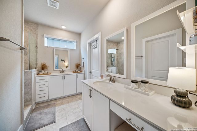 8851 Oakland Rd Unit 18, San Antonio, TX 78240