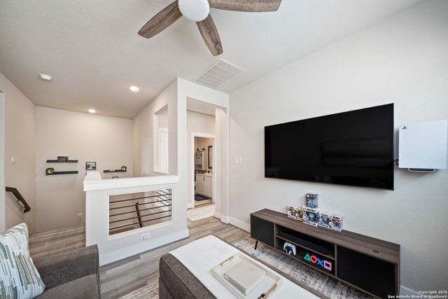 8851 Oakland Rd Unit 18, San Antonio, TX 78240