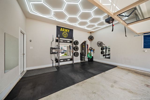 8851 Oakland Rd Unit 18, San Antonio, TX 78240