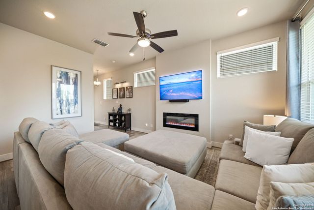 8851 Oakland Rd Unit 18, San Antonio, TX 78240