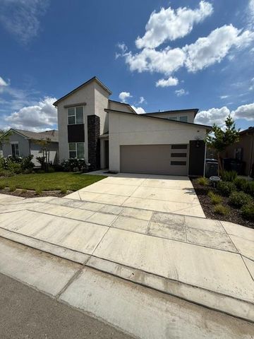 6347 E Adena Avenue, Fresno, CA 93727