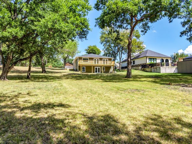 180 Shoreline Road, East Tawakoni, TX 75472