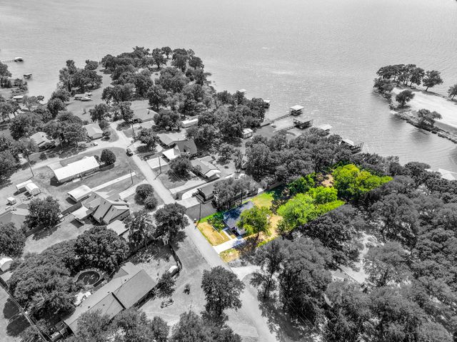 180 Shoreline Road, East Tawakoni, TX 75472