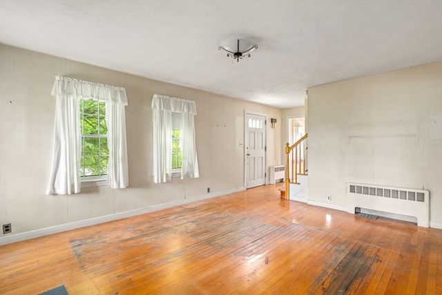 98 Park Hill Rd, Easthampton, MA 01027
