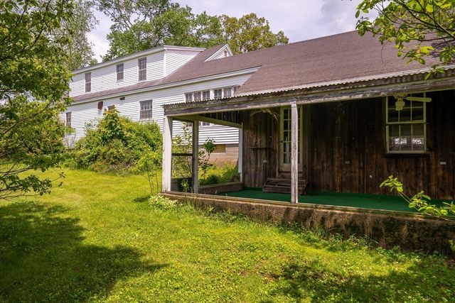 98 Park Hill Rd, Easthampton, MA 01027