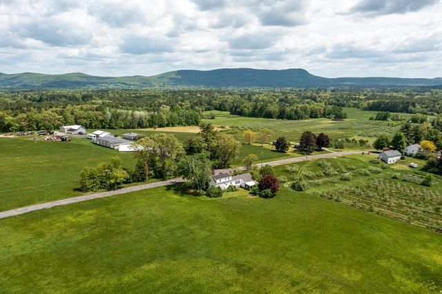 98 Park Hill Rd, Easthampton, MA 01027