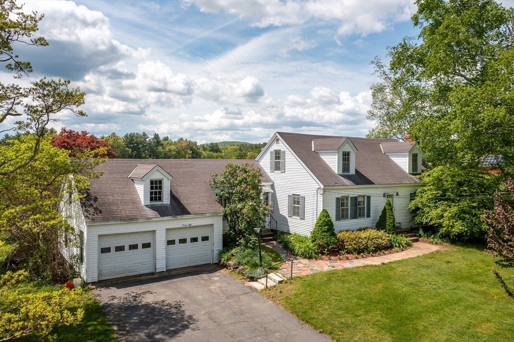 98 Park Hill Rd, Easthampton, MA 01027