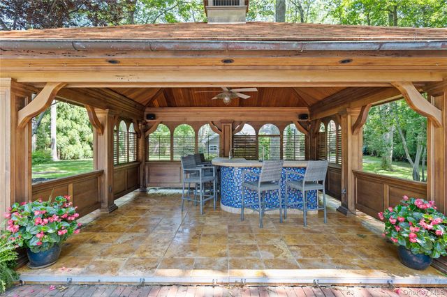 4745 N Bayview Road, Southold, NY 11971